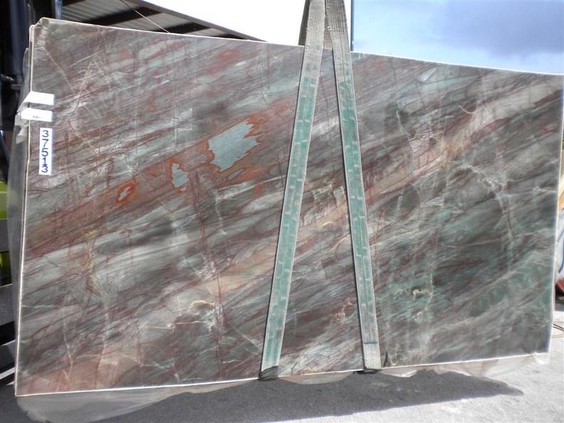EMERALD GREEN 3CM LOT 3P016504 123X70.JPG